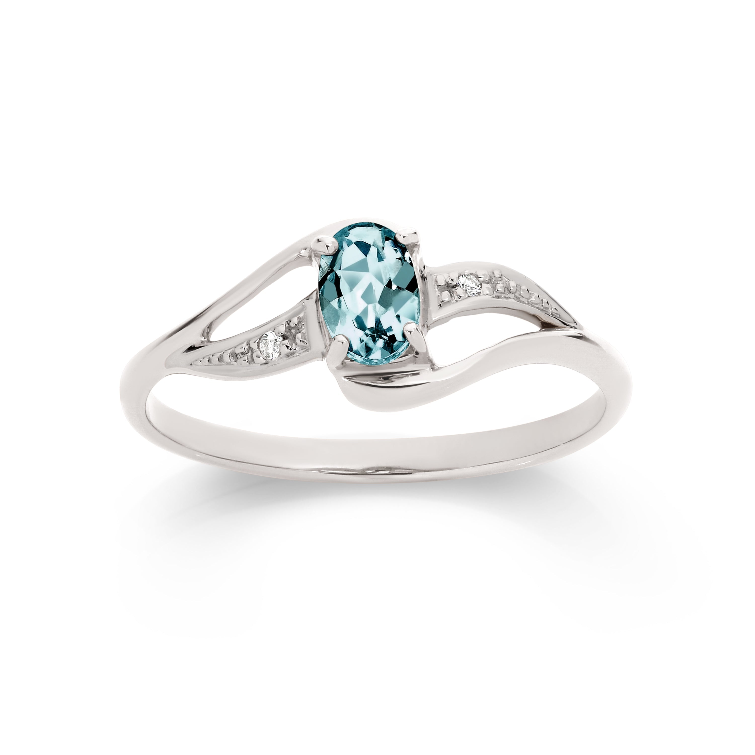 9ct white gold aquamarine & diamond ring